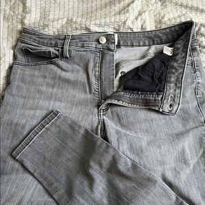 Universal Thread Women's Size 14 Gray Denim Skinny Pants